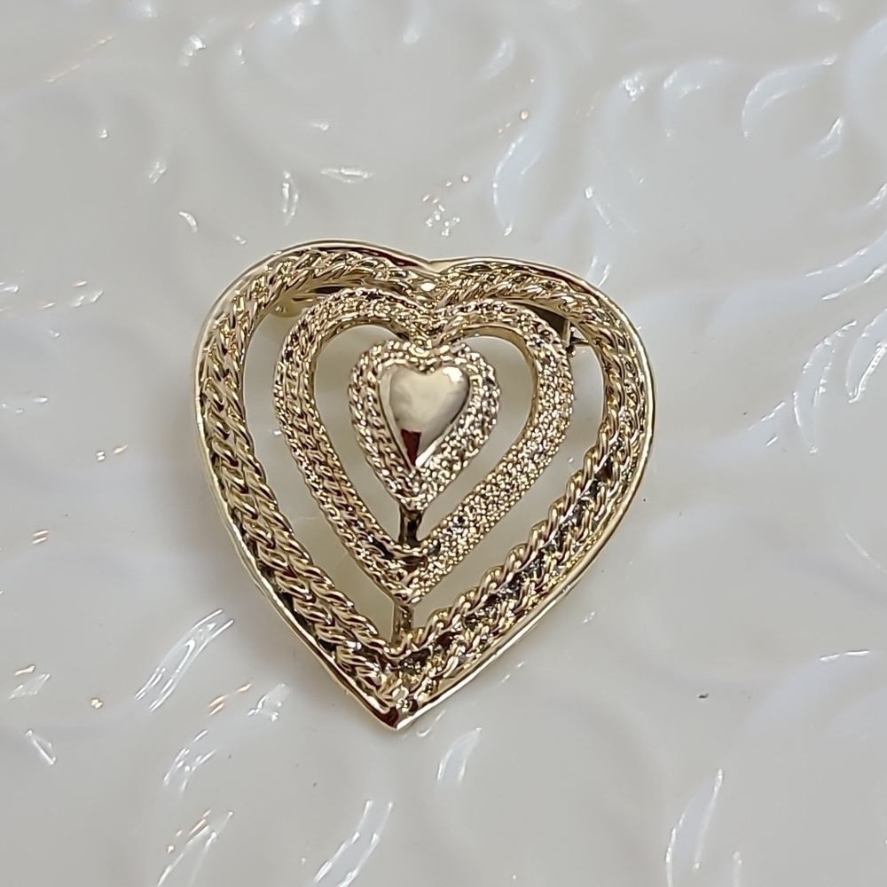 Vintage GERRY Heart Pin